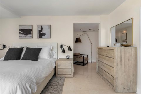 Снять в аренду кондоминиум в Майами-Бич, Флорида 3 спальни, 252.42м2, № 1865335 - фото 14