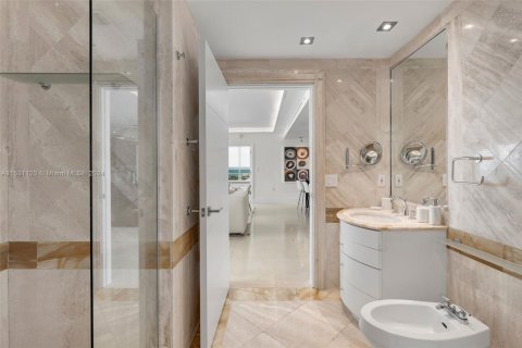 Снять в аренду кондоминиум в Майами-Бич, Флорида 3 спальни, 252.42м2, № 1865335 - фото 25