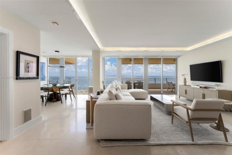 Снять в аренду кондоминиум в Майами-Бич, Флорида 3 спальни, 252.42м2, № 1865335 - фото 3