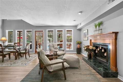 Casa en venta en Tampa, Florida, 5 dormitorios, 307.04 m2 № 1873454 - foto 8