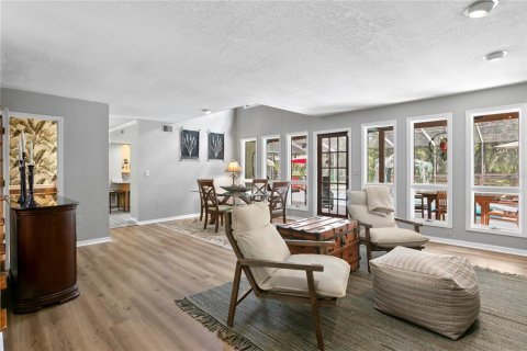 Casa en venta en Tampa, Florida, 5 dormitorios, 307.04 m2 № 1873454 - foto 9
