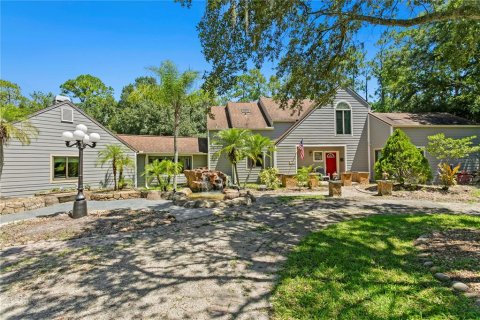 Casa en venta en Tampa, Florida, 5 dormitorios, 307.04 m2 № 1873454 - foto 2