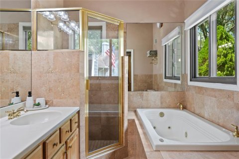 Casa en venta en Tampa, Florida, 5 dormitorios, 307.04 m2 № 1873454 - foto 23