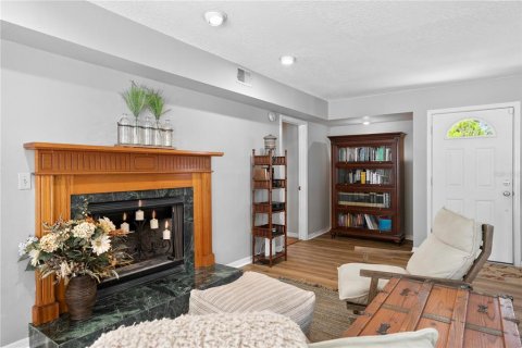 Casa en venta en Tampa, Florida, 5 dormitorios, 307.04 m2 № 1873454 - foto 11