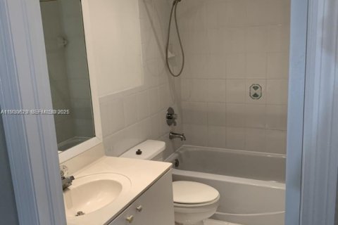 Touwnhouse à louer à Hialeah, Floride: 3 chambres, 109.62 m2 № 1989419 - photo 10