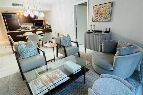 Condominio en alquiler en Miami, Florida, 2 dormitorios, 123.1 m2 № 2059976 - foto 3