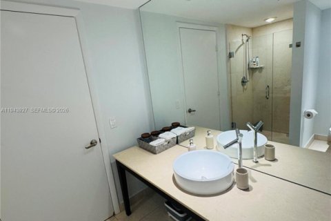 Condominio en alquiler en Miami, Florida, 2 dormitorios, 123.1 m2 № 2059976 - foto 15