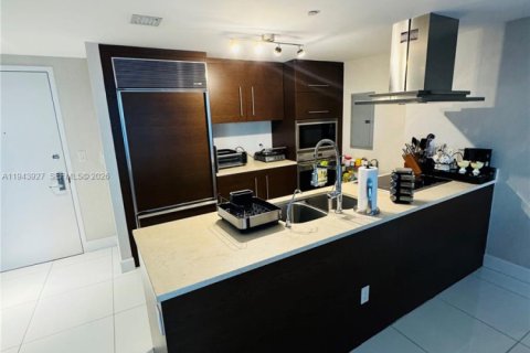 Condominio en alquiler en Miami, Florida, 2 dormitorios, 123.1 m2 № 2059976 - foto 18
