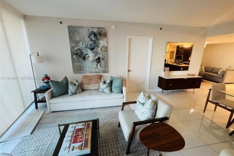 Condominio en alquiler en Miami, Florida, 2 dormitorios, 123.1 m2 № 2059976 - foto 20