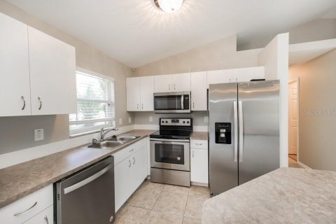 Villa ou maison à louer à Cape Coral, Floride: 3 chambres, 119.19 m2 № 2100272 - photo 8