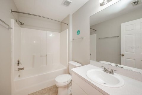 Villa ou maison à louer à Cape Coral, Floride: 3 chambres, 119.19 m2 № 2100272 - photo 15