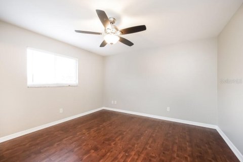 Villa ou maison à louer à Cape Coral, Floride: 3 chambres, 119.19 m2 № 2100272 - photo 11
