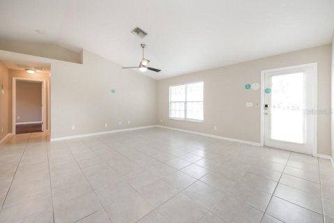 Villa ou maison à louer à Cape Coral, Floride: 3 chambres, 119.19 m2 № 2100272 - photo 5