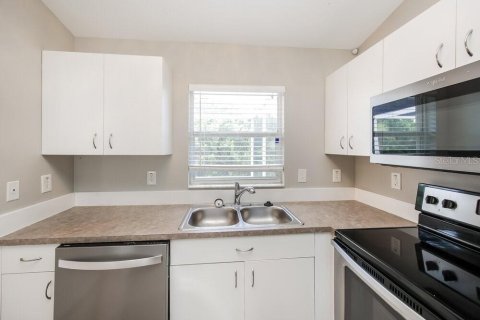 Villa ou maison à louer à Cape Coral, Floride: 3 chambres, 119.19 m2 № 2100272 - photo 9