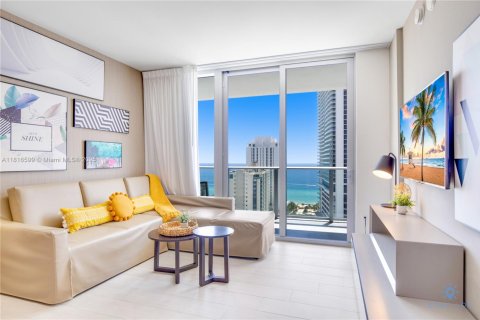 Hotel en venta en Hollywood, Florida, 2 dormitorios, 96.99 m2 № 1770440 - foto 3