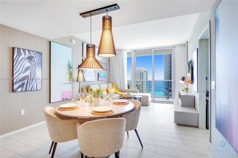 Hotel en venta en Hollywood, Florida, 2 dormitorios, 96.99 m2 № 1770440 - foto 2
