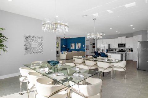 Casa en venta en Four Corners, Florida, 9 dormitorios, 650.32 m2 № 1771368 - foto 26