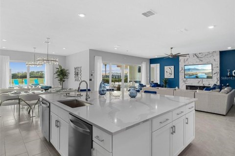 Casa en venta en Four Corners, Florida, 9 dormitorios, 650.32 m2 № 1771368 - foto 24