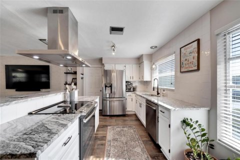 Villa ou maison à louer à Clearwater, Floride: 2 chambres, 125.23 m2 № 2112135 - photo 3