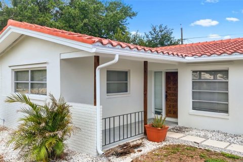 Villa ou maison à Clearwater, Floride 2 chambres, 125.23 m2 № 2112135