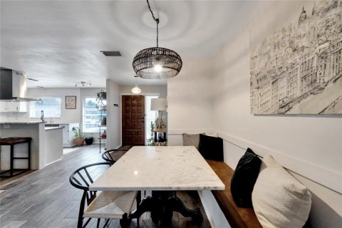 Villa ou maison à louer à Clearwater, Floride: 2 chambres, 125.23 m2 № 2112135 - photo 5