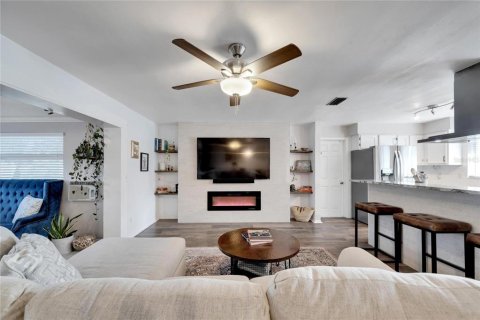 Villa ou maison à louer à Clearwater, Floride: 2 chambres, 125.23 m2 № 2112135 - photo 8