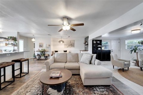 Villa ou maison à louer à Clearwater, Floride: 2 chambres, 125.23 m2 № 2112135 - photo 4