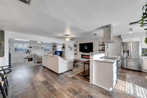 Villa ou maison à louer à Clearwater, Floride: 2 chambres, 125.23 m2 № 2112135 - photo 2