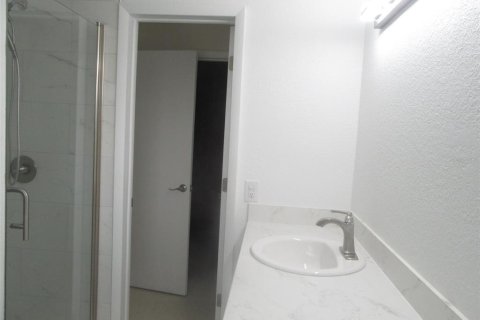 House in Port Charlotte, Florida 3 bedrooms, 162.49 sq.m. № 1833495 - photo 24