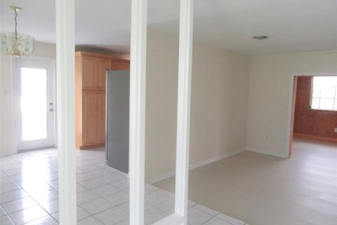 House in Port Charlotte, Florida 3 bedrooms, 162.49 sq.m. № 1833495 - photo 2