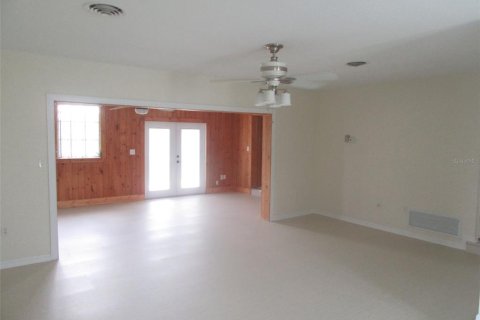 House in Port Charlotte, Florida 3 bedrooms, 162.49 sq.m. № 1833495 - photo 6