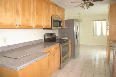 House in Port Charlotte, Florida 3 bedrooms, 162.49 sq.m. № 1833495 - photo 7