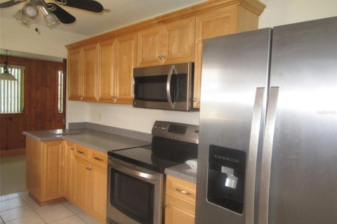 House in Port Charlotte, Florida 3 bedrooms, 162.49 sq.m. № 1833495 - photo 8