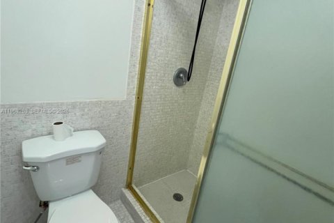 Купить кондоминиум в Холливуд, Флорида 2 спальни, 103.12м2, № 2025766 - фото 16