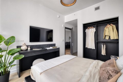 Condo in Miami, Florida, 2 bedrooms  № 2242619 - photo 11