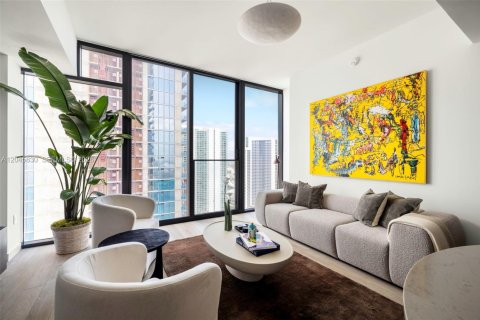 Condo in Miami, Florida, 2 bedrooms  № 2242619 - photo 2