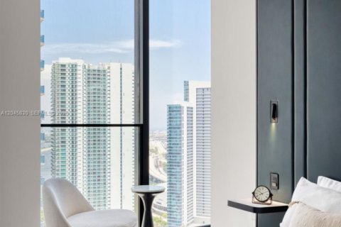 Condo in Miami, Florida, 2 bedrooms  № 2242619 - photo 16