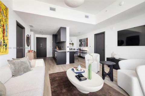 Condo in Miami, Florida, 2 bedrooms  № 2242619 - photo 9