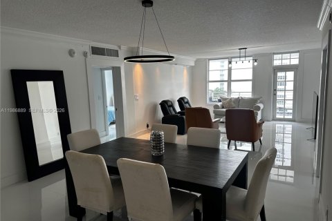 Купить кондоминиум в Бока-Ратон, Флорида 2 спальни, 142.6м2, № 2044936 - фото 13