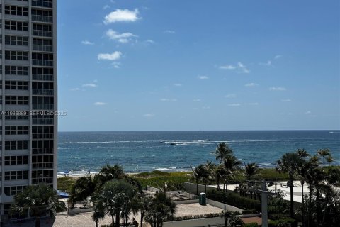 Кондоминиум с 2 спальнями в Бока-Ратон, Флорида № 2044936