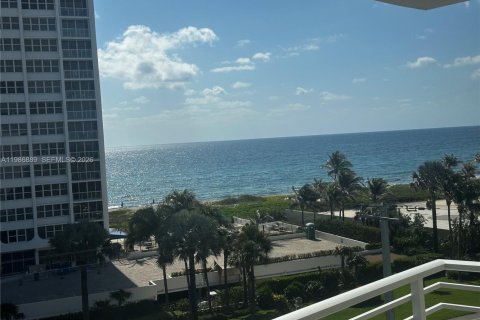 Купить кондоминиум в Бока-Ратон, Флорида 2 спальни, 142.6м2, № 2044936 - фото 2