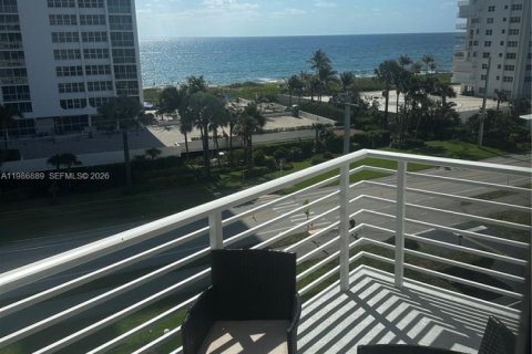 Купить кондоминиум в Бока-Ратон, Флорида 2 спальни, 142.6м2, № 2044936 - фото 6