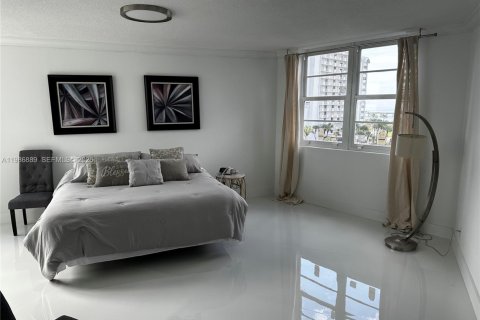 Купить кондоминиум в Бока-Ратон, Флорида 2 спальни, 142.6м2, № 2044936 - фото 18