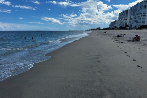 Купить кондоминиум в Бока-Ратон, Флорида 2 спальни, 142.6м2, № 2044936 - фото 28