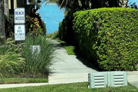 Купить кондоминиум в Бока-Ратон, Флорида 2 спальни, 142.6м2, № 2044936 - фото 7