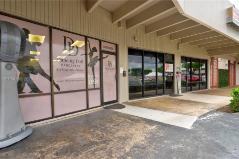 Immobilier commercial à vendre à Hialeah, Floride № 2170912 - photo 5