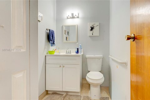 Immobilier commercial à vendre à Hialeah, Floride № 2170912 - photo 22
