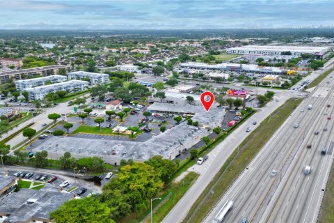 Immobilier commercial à vendre à Hialeah, Floride № 2170912 - photo 30
