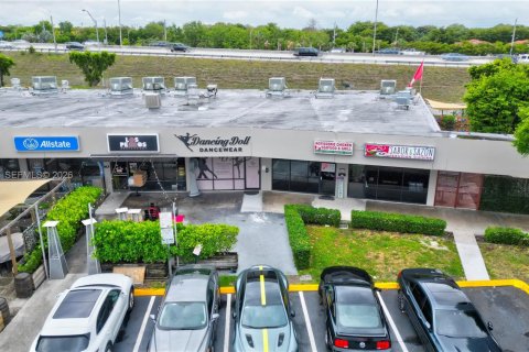 Immobilier commercial à vendre à Hialeah, Floride № 2170912 - photo 2