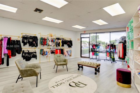 Immobilier commercial à vendre à Hialeah, Floride № 2170912 - photo 11